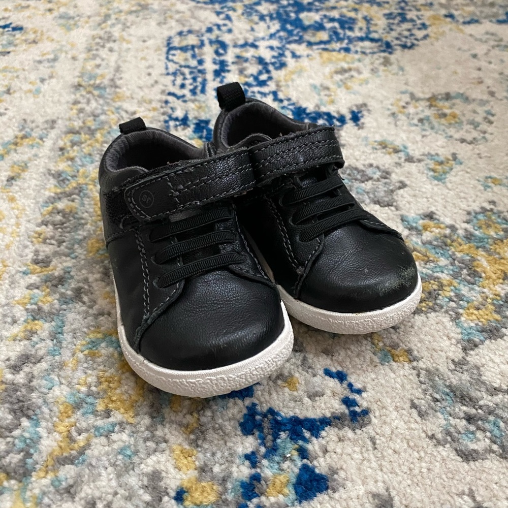 EUC Stride rite black leather shoes